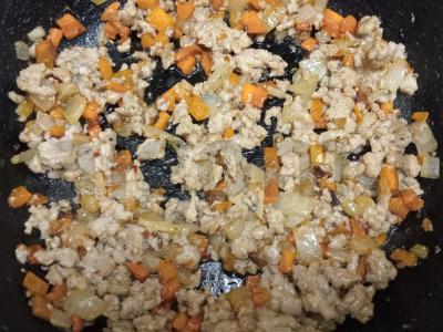 Kvinoja su jautienos faršu Žingsnis 4