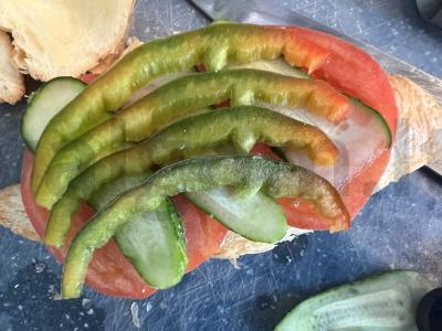 Kruasanų sumuštinis „Graikiškas“ Žingsnis 3