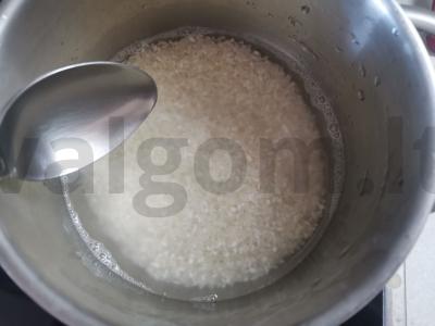 Rulonai su lašiša, avokadu, agurku ir raudonąja ikra Žingsnis 2