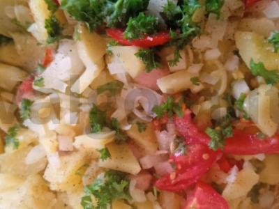 Troškinys su bulvėmis, cukinijomis ir Vienos dešrelėmis Žingsnis 4