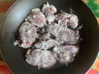 Patiekalas „Eskolė“ su vištienos kepenėlėmis Žingsnis 4