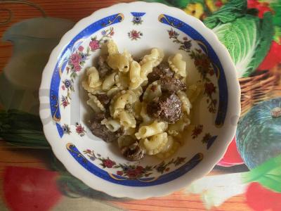 Patiekalas „Eskolė“ su vištienos kepenėlėmis pagrindine nuotrauka