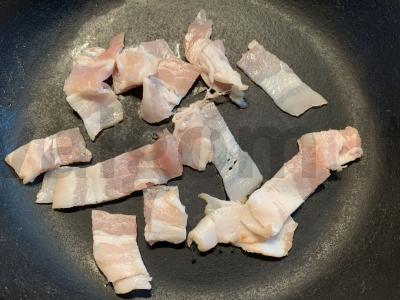 Salotas su bekonu, grūdėta varške, vyšniniais pomidorais, rukola Žingsnis 1