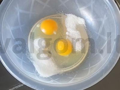 Vieniški vafliai su kefyru ir grikių miltais Žingsnis 1