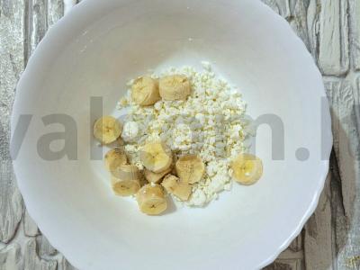 Kvapnus bananų-varškės keksas Žingsnis 1