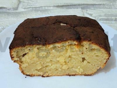 Kvapnus bananų-varškės keksas pagrindine nuotrauka