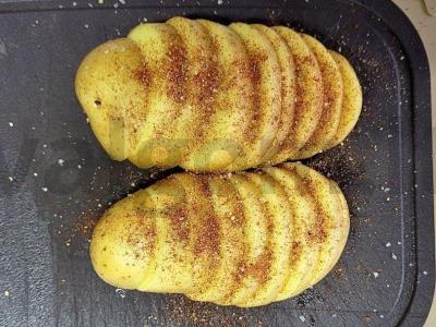 Keptas bulvės su bekonu ant grotelių Žingsnis 1