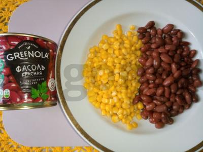 Skanus salotas su konservuotomis pupelėmis savo sultyse Žingsnis 1