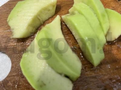 Salotas „Ryškus diena“ su avokadu Žingsnis 3