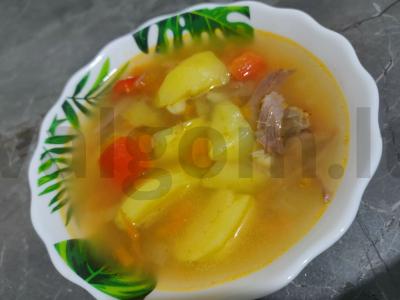 Avinienos šurpa su saldžiuoju pipiru ir pomidoru pagrindine nuotrauka