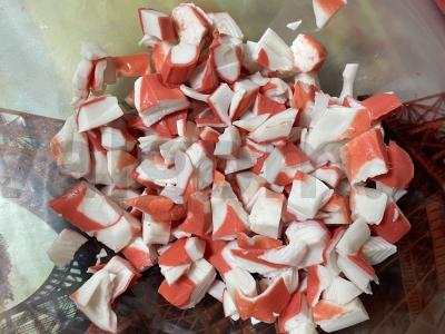 Salotos su kukurūzais ir krabų mėsa Žingsnis 3