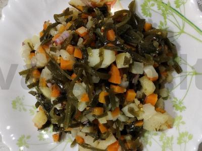 Salotos su jūros kopūstais ir daržovėmis „Puikus“ pagrindine nuotrauka