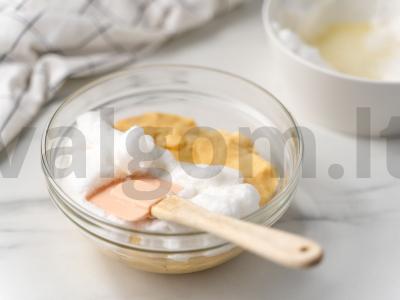 Ananasų pyragas Žingsnis 6