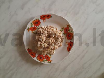 Konservuotų skumbrijų salotos pagrindine nuotrauka