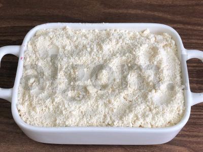 Obuolių ir serbentų trupininis pyragas su raugintu pienu Žingsnis 7