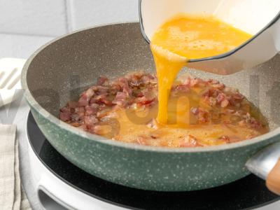 Kiaušiniai su bekonu Žingsnis 4