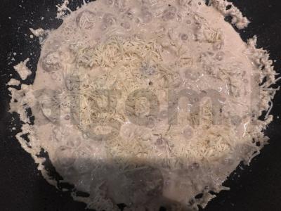 Mini grybai, troškinti su vištiena grietinėje Žingsnis 6