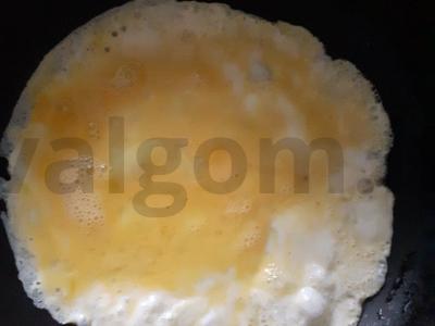 Kiaušinienė su sūriu ir sezamu Žingsnis 1