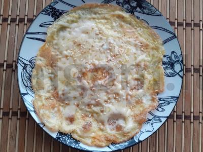 Kiaušinienė su sūriu ir sezamu pagrindine nuotrauka