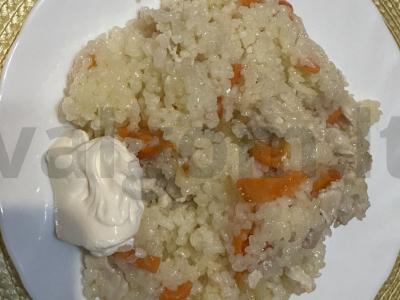 Plovas su grietine naminis pagrindine nuotrauka