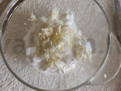 Keptas vištienos su grietine ir česnaku padažas Žingsnis 1