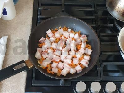 Spagečiai su troškinta žuvimi ir daržovėmis Žingsnis 4