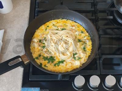 Spagečiai su troškinta žuvimi ir daržovėmis Žingsnis 8