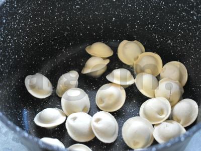 Koldūnai su grietinėlėmis ir sūriu Žingsnis 1