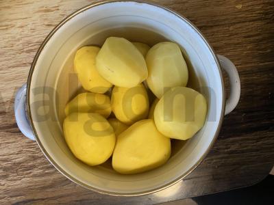 Kepta bulvė su voveraitėmis grietinėlėje Žingsnis 2