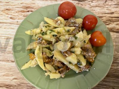 Kepta bulvė su voveraitėmis grietinėlėje pagrindine nuotrauka