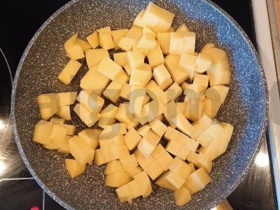 Salotos su tunu ir medaus-garstyčių padažu Žingsnis 1