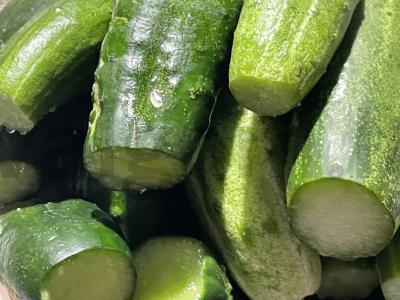 Marinuoti agurkai „Krisantys“ Žingsnis 1