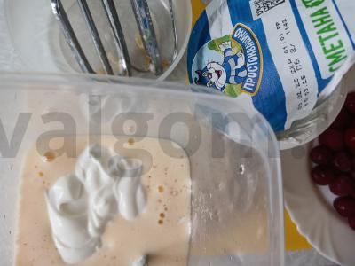 Grietinės pyragas su uogomis ir obuolių tyre Žingsnis 3