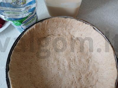 Grietinės pyragas su uogomis ir obuolių tyre Žingsnis 5