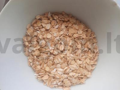 Avižinė košė su pienu ir vandeniu bei vynuogėmis Žingsnis 2