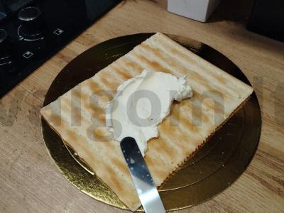 Tortas „Napoleonas“ su kondensuotu pienu Žingsnis 3