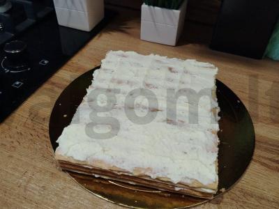 Tortas „Napoleonas“ su kondensuotu pienu Žingsnis 4