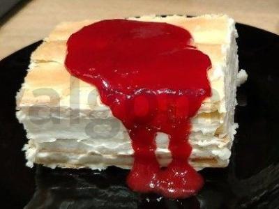 Tortas „Napoleonas“ su kondensuotu pienu pagrindine nuotrauka