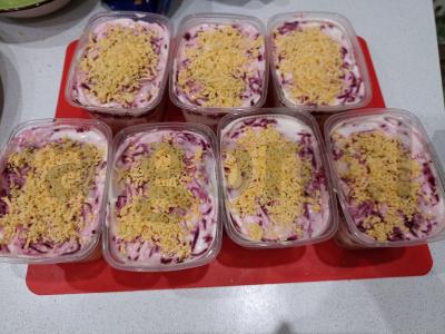 Porcijų salotas „Silkė po kailiu“ pagrindine nuotrauka