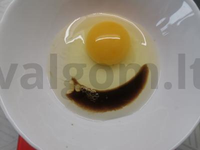 Apversti ritinėliai su lašiša, avokadu ir omletu Žingsnis 5