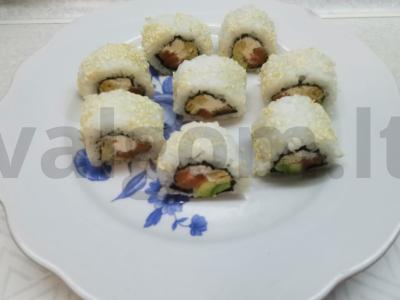 Apversti ritinėliai su lašiša, avokadu ir omletu Žingsnis 12