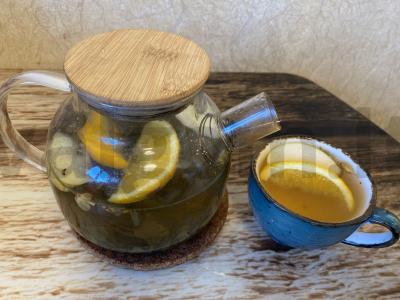 Arbata su kardamonu ir apelsinu pagrindine nuotrauka