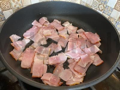 Makaronai „Karbonara su bekonu“ Žingsnis 1