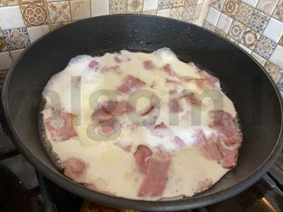 Makaronai „Karbonara su bekonu“ Žingsnis 2