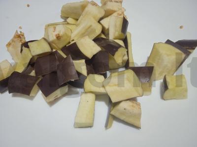 Jautienos steikas garstyčių marinate su rozmarinu ir baklažanų bei žaliųjų pupelių garnyru Žingsnis 1