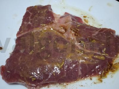 Jautienos steikas garstyčių marinate su rozmarinu ir baklažanų bei žaliųjų pupelių garnyru Žingsnis 5