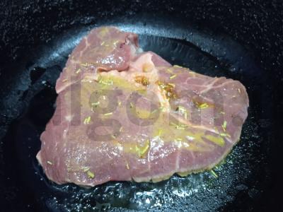 Jautienos steikas garstyčių marinate su rozmarinu ir baklažanų bei žaliųjų pupelių garnyru Žingsnis 6