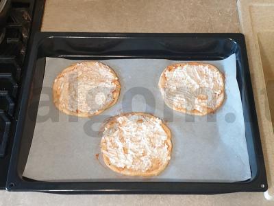 Pica su rikota ir vynuogėmis Žingsnis 5