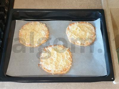 Pica su rikota ir vynuogėmis Žingsnis 6