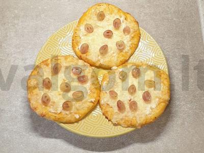 Pica su rikota ir vynuogėmis pagrindine nuotrauka